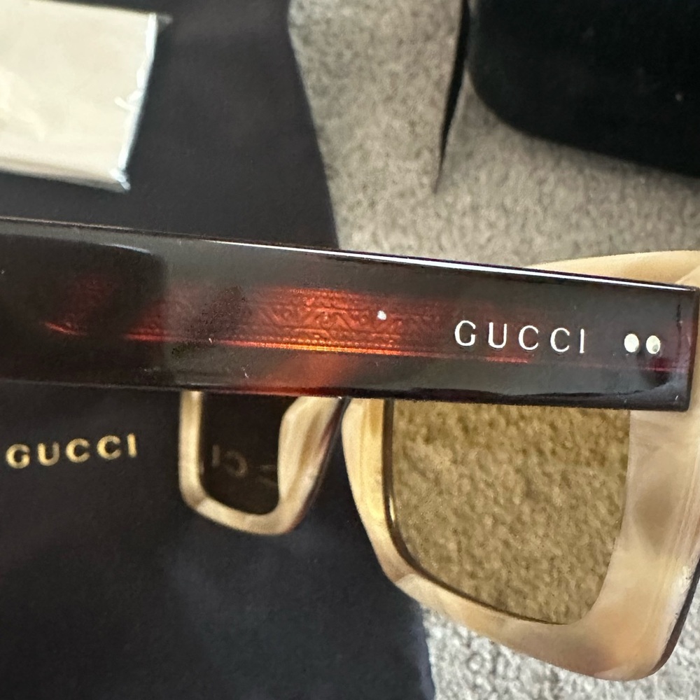 Gucci Brown Tortoise Shell Square Sunglasses with Velvet Case and Dust Bag - Picture 10 of 13